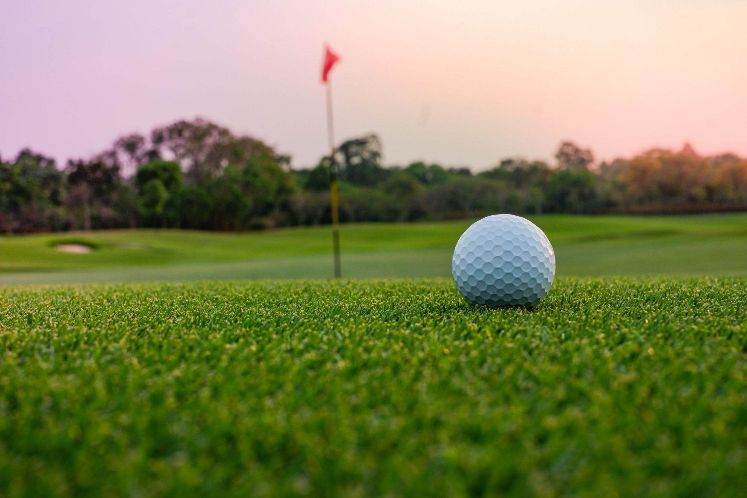 A,Long,Putt,On,The,Green,As,Sunset,Closes,In A,Long,Putt,On,The,Green,As,Sunset,Closes,In