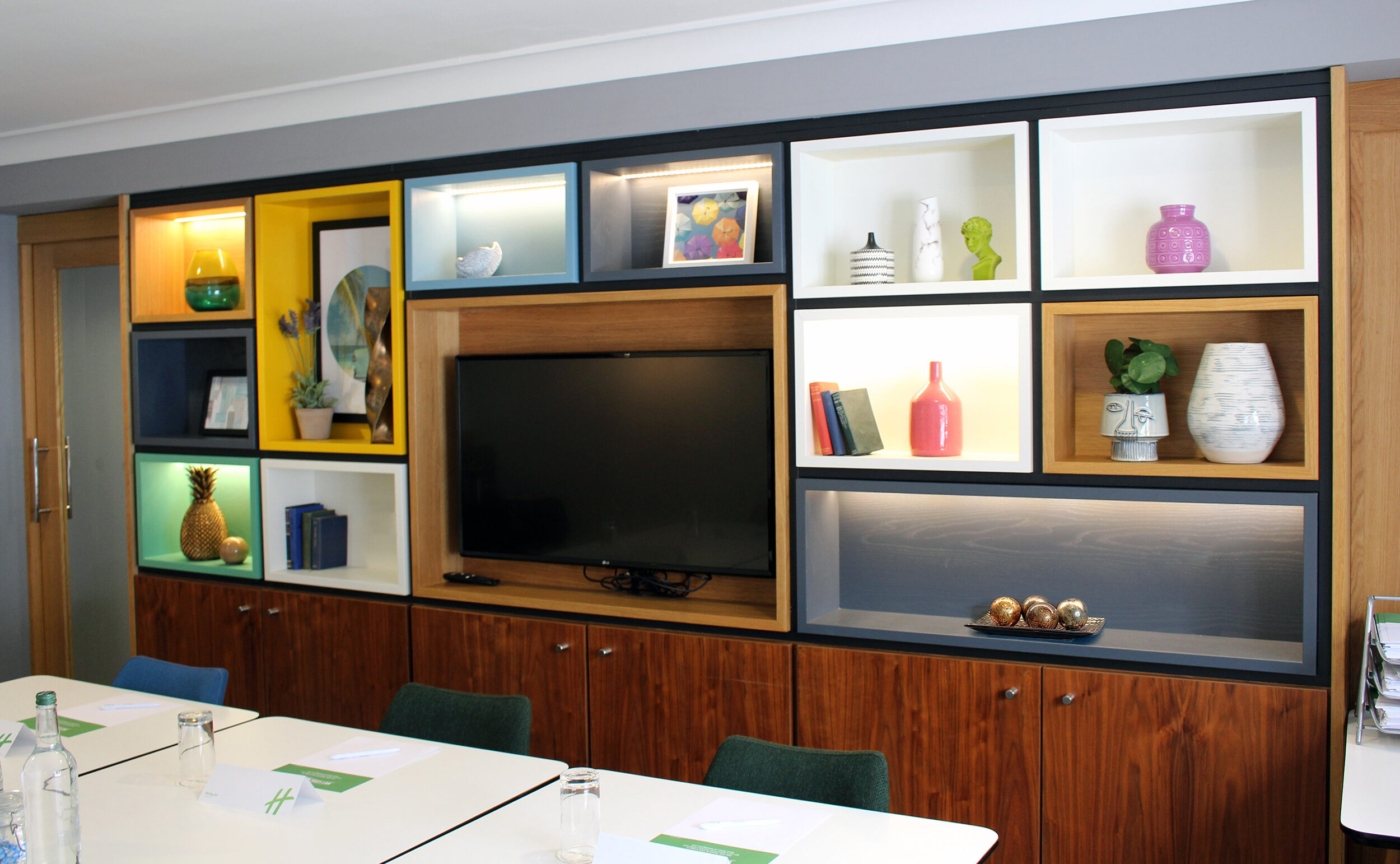 conference room in lounge 2 COMPRESSED